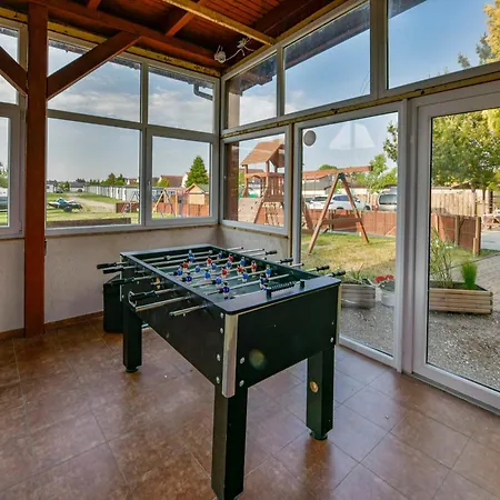 Letniskowe Plaza Lodge *