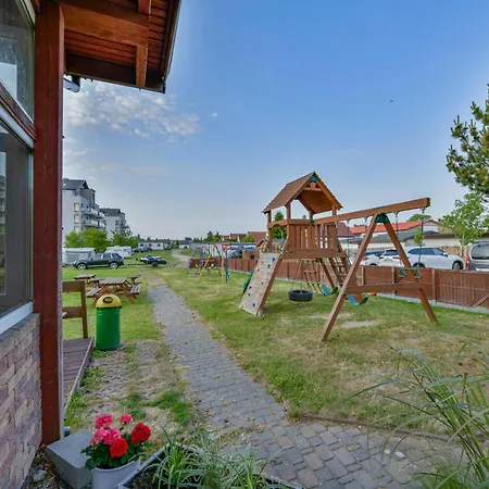 Letniskowe Plaza Lodge *